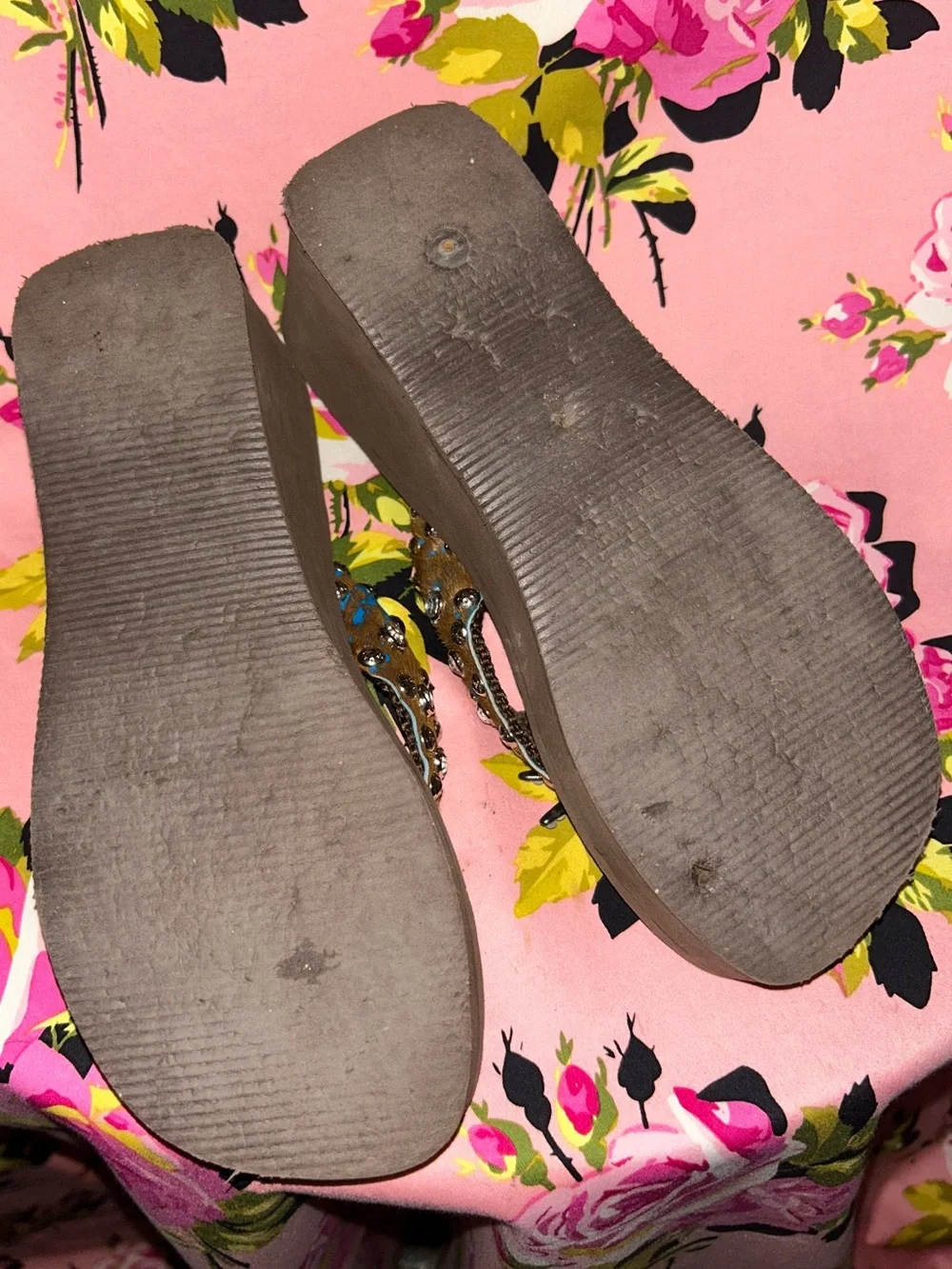 Gypsy soule 3” brown crystal platform sandals flip flops 90’s Y2K vintage shoes